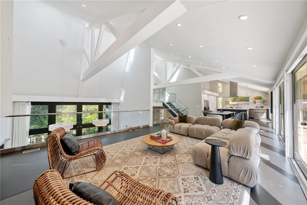 9653 Oak Pass