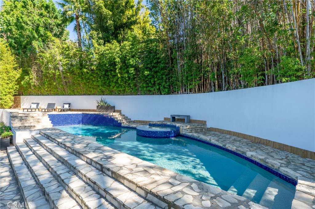 9653 Oak Pass