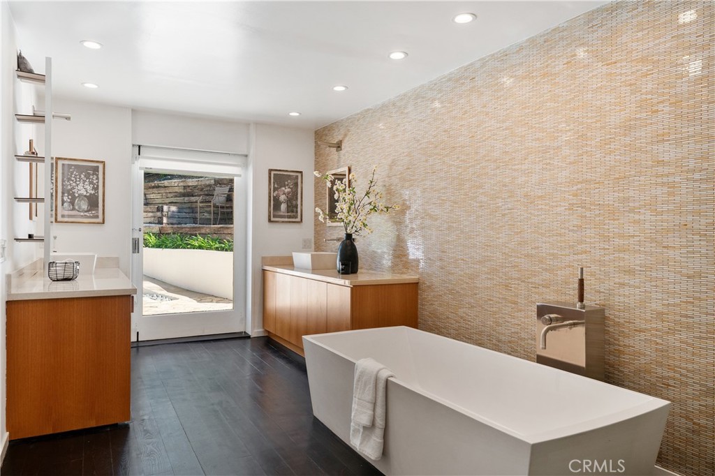 9653 Oak Pass