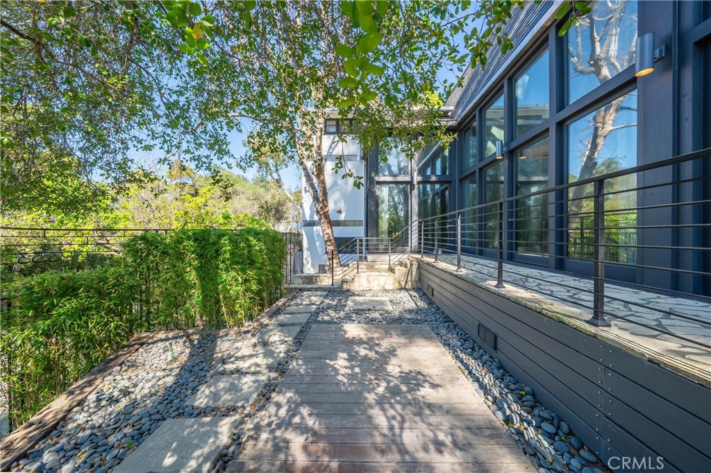 9653 Oak Pass