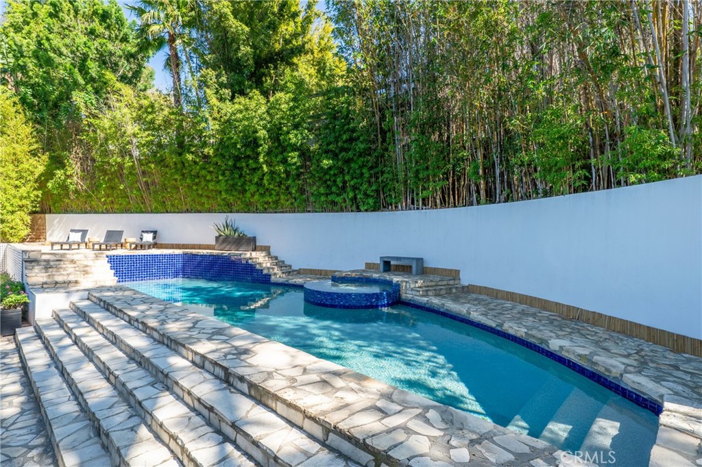9653 Oak Pass