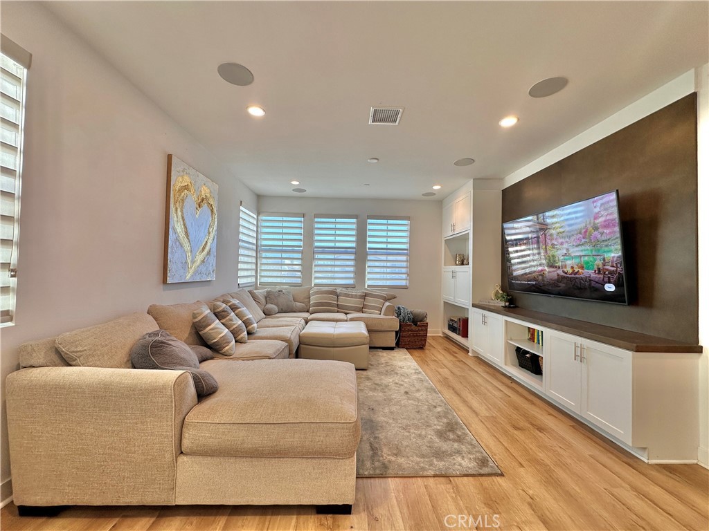5721 Windbourne