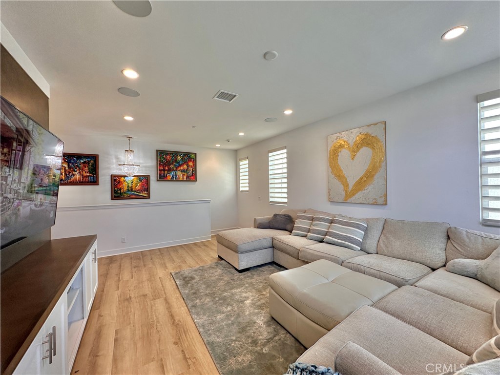 5721 Windbourne
