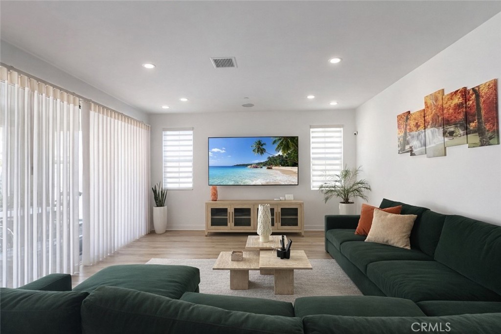 5721 Windbourne