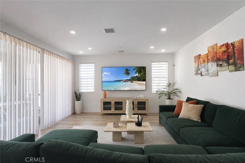 5721 Windbourne