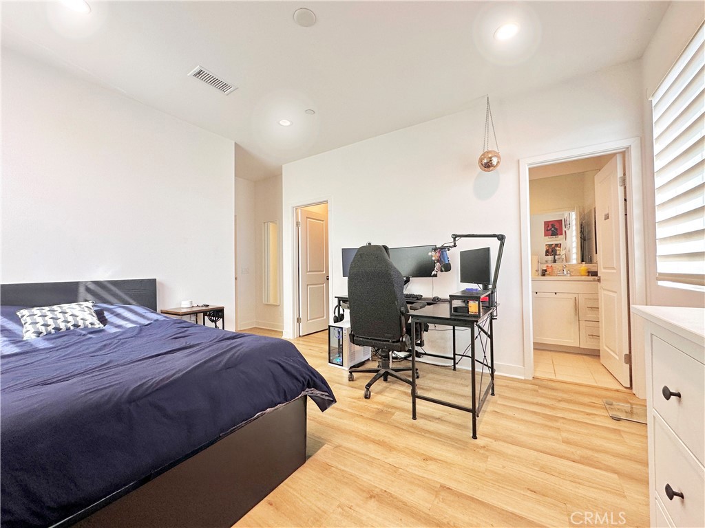 5721 Windbourne