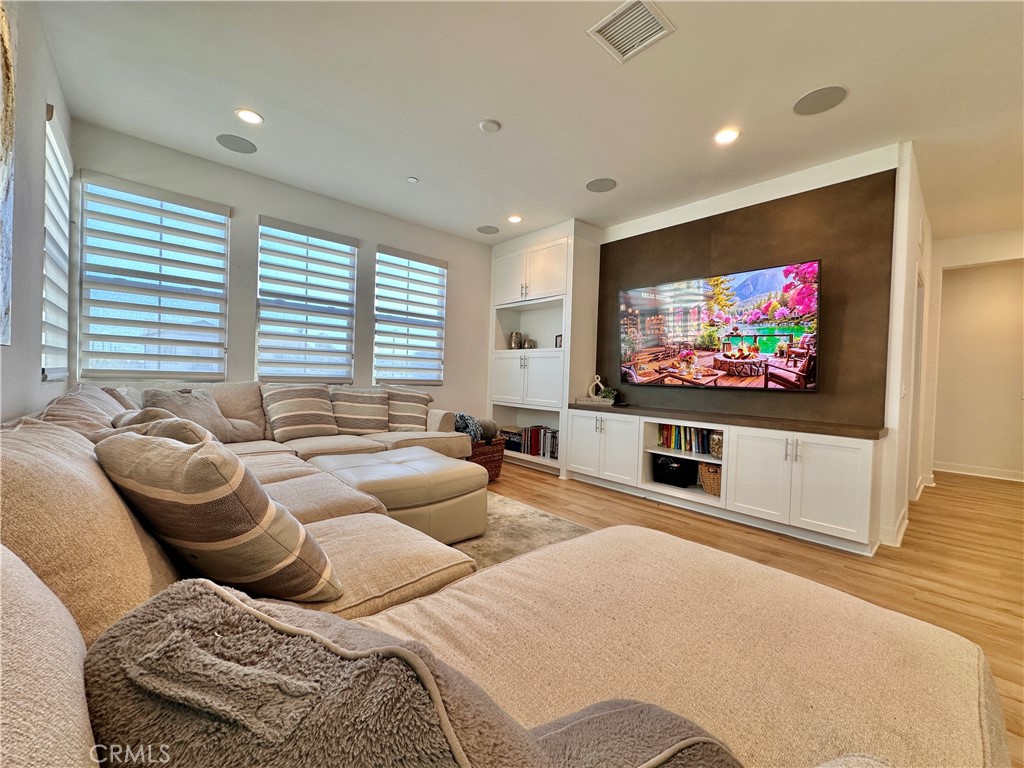 5721 Windbourne