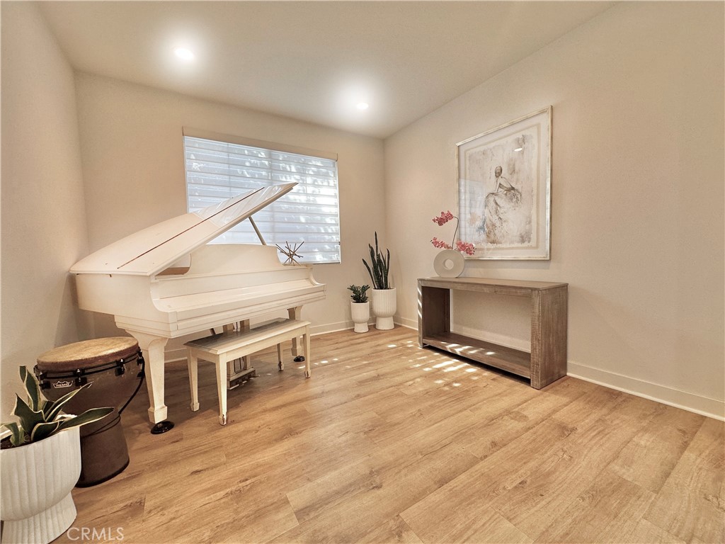 5721 Windbourne