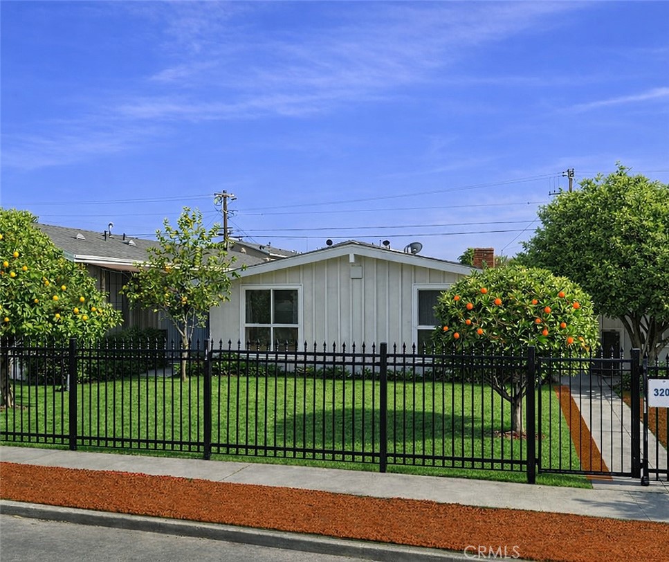 320 E 81st