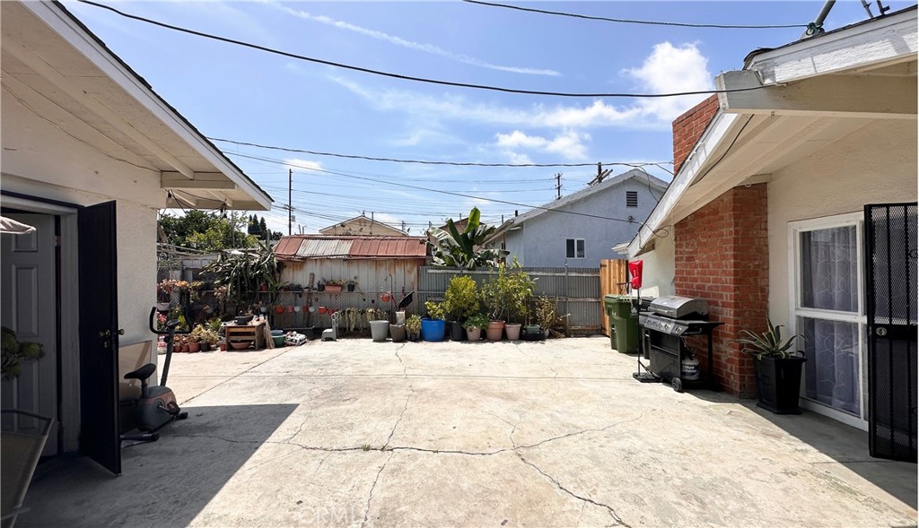320 E 81st