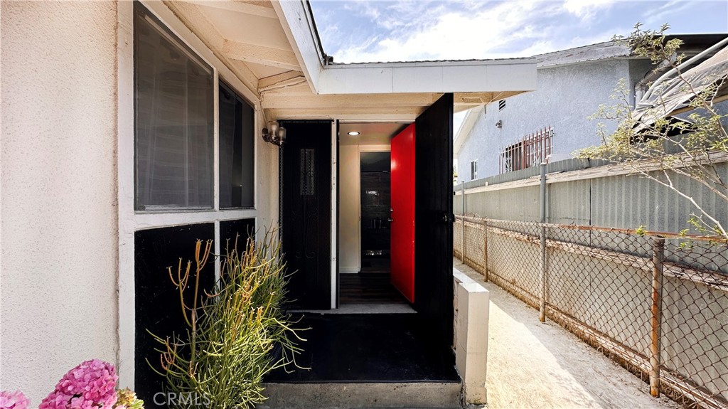 320 E 81st