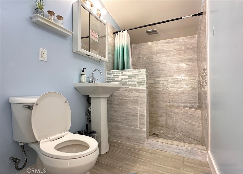 320 E 81st