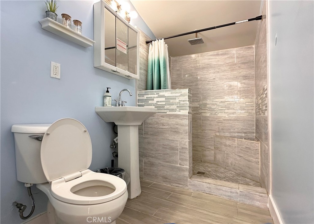 320 E 81st