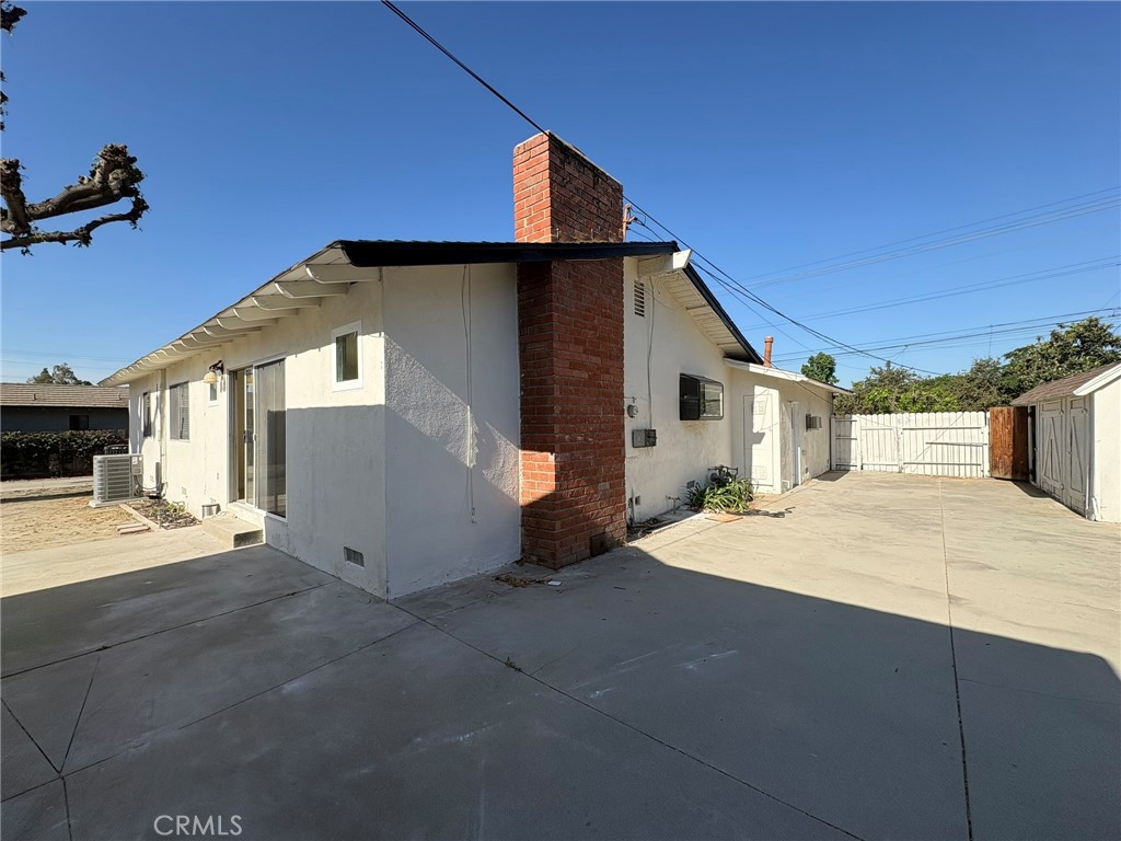 13233 East End Ave Front