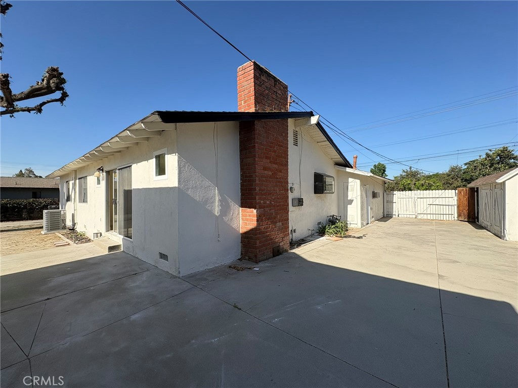 13233 East End Ave Front