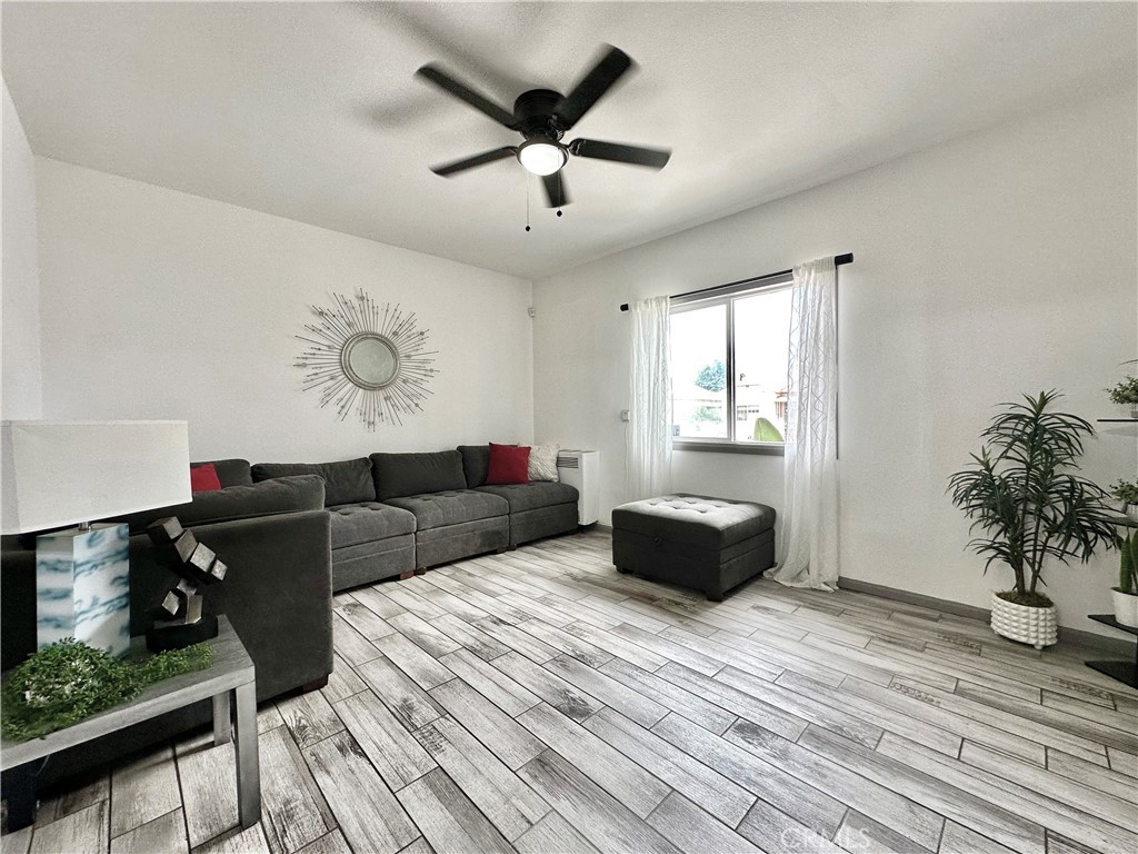 160 W 48th