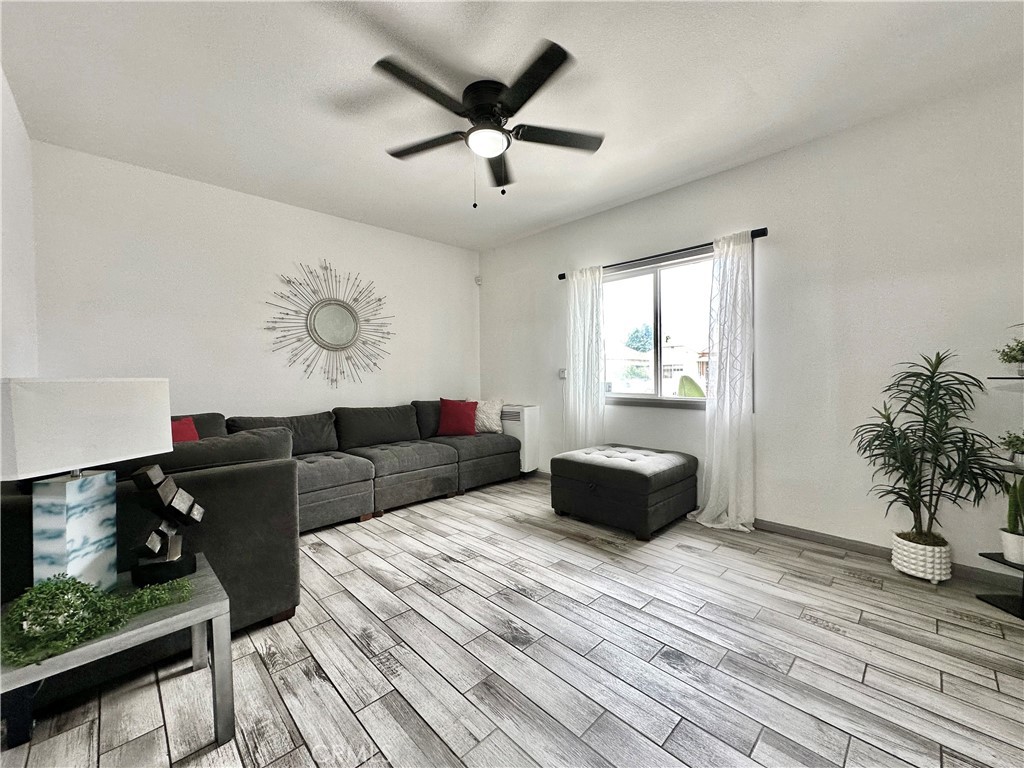 160 W 48th