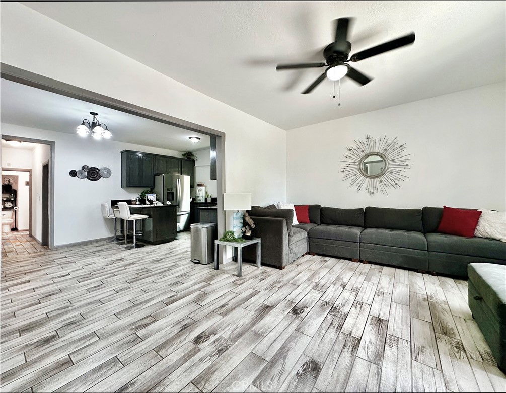160 W 48th