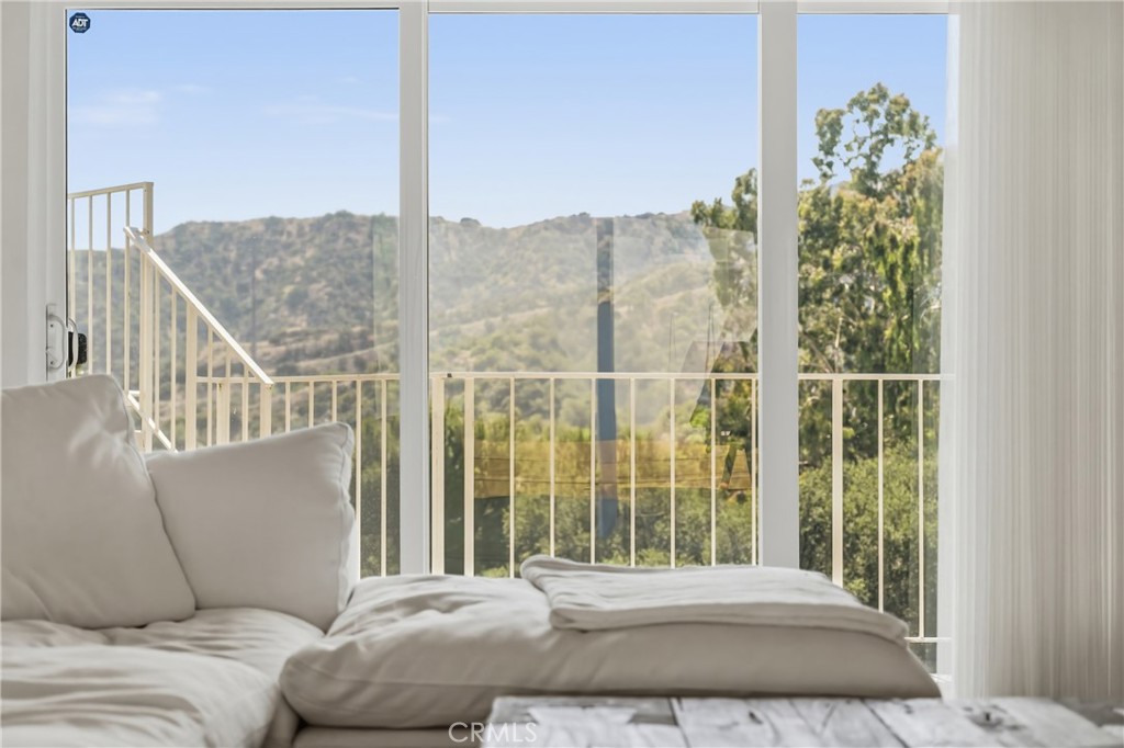 411 Woodcliffe