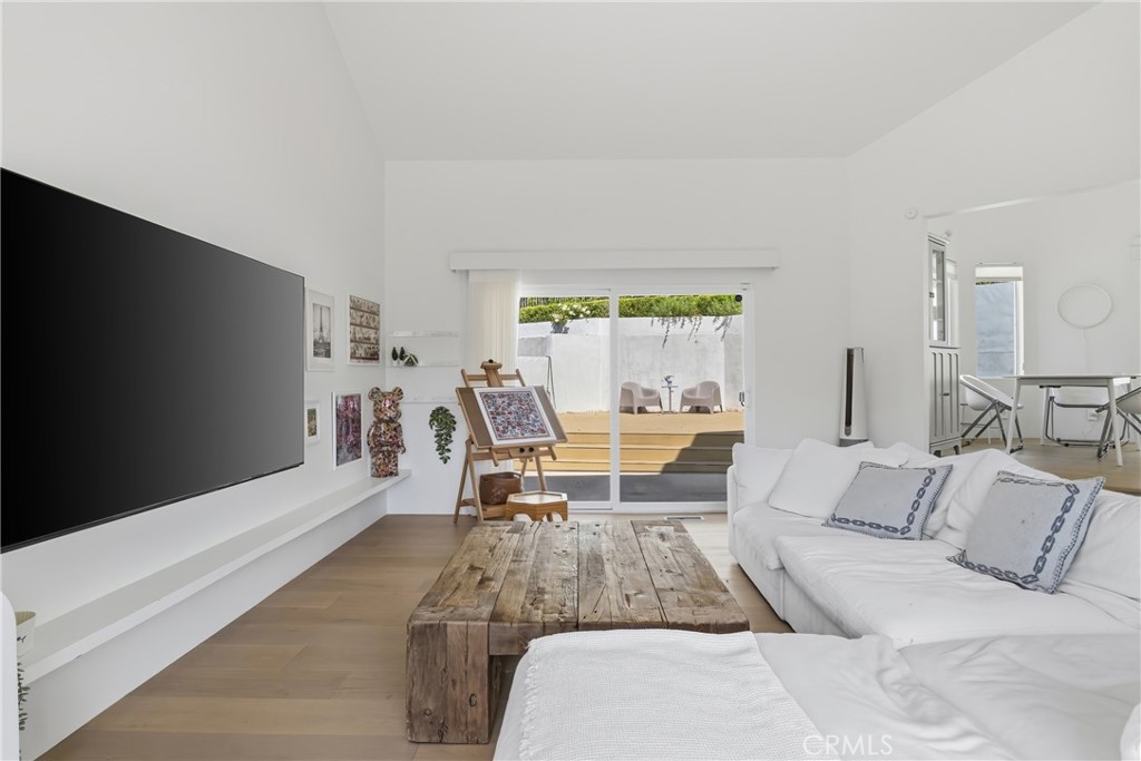 411 Woodcliffe