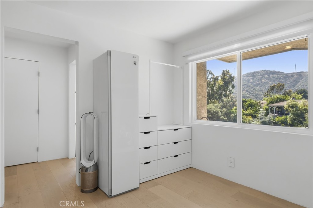 411 Woodcliffe