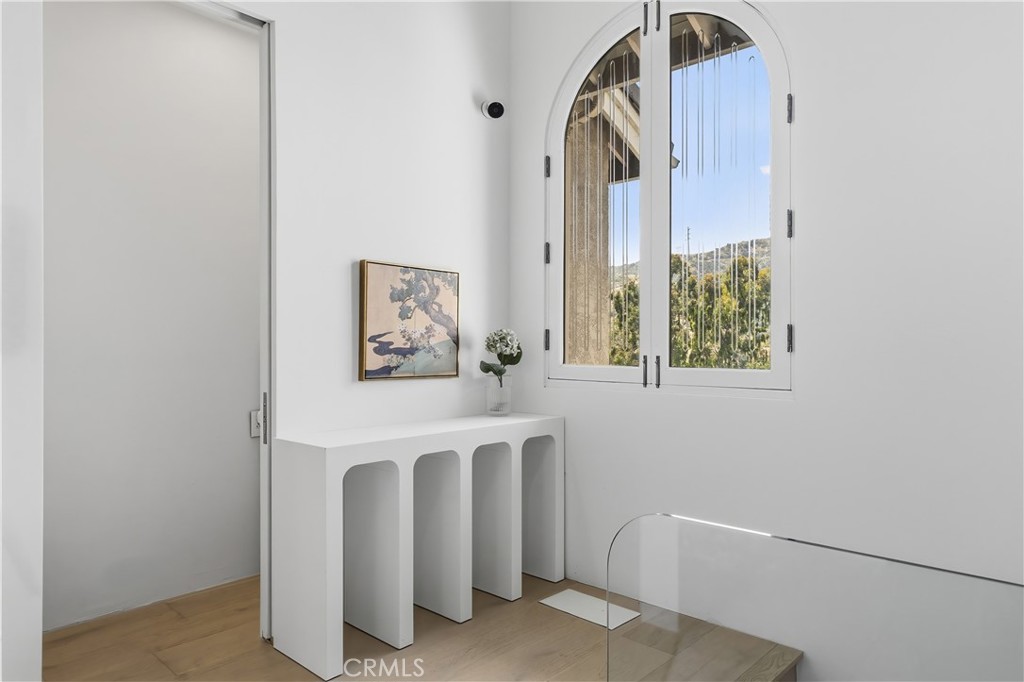 411 Woodcliffe