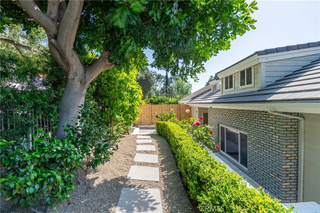 411 Woodcliffe