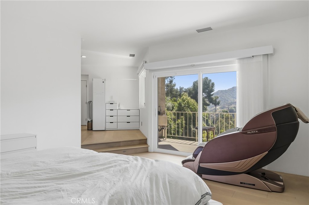 411 Woodcliffe