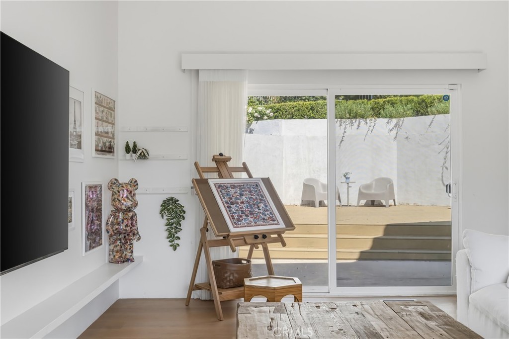 411 Woodcliffe
