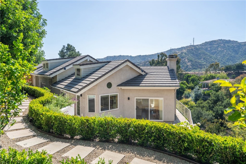 411 Woodcliffe