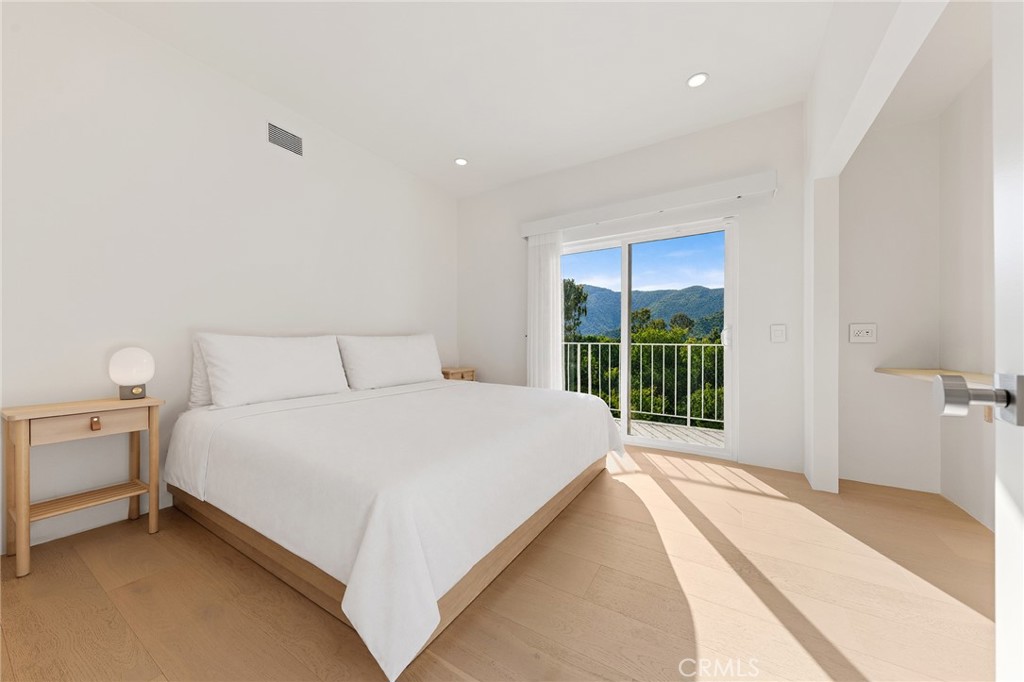 411 Woodcliffe