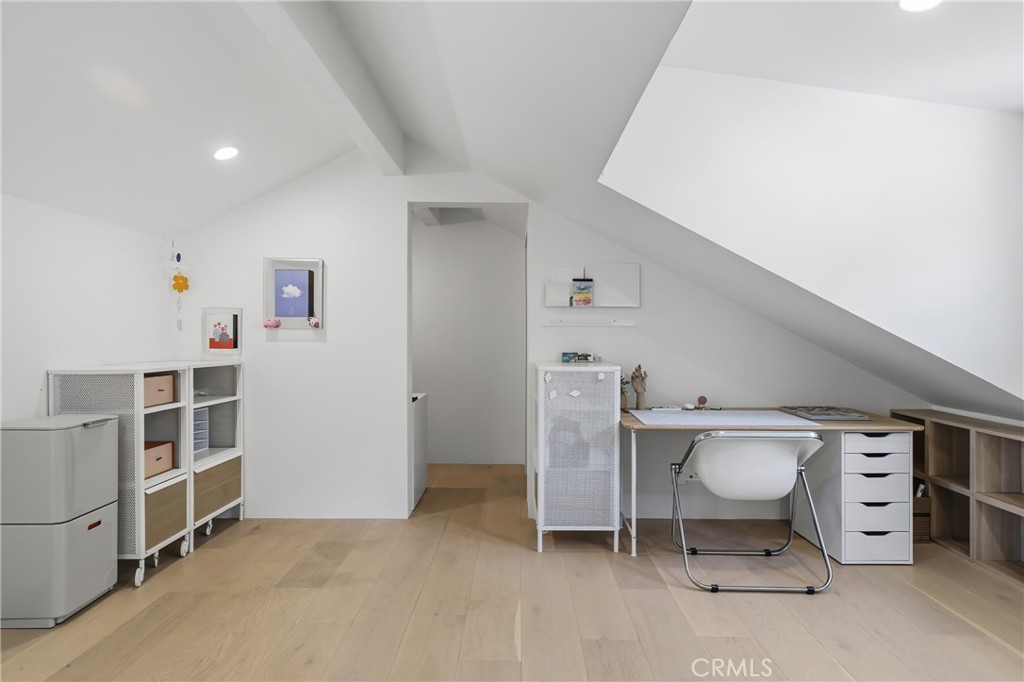411 Woodcliffe
