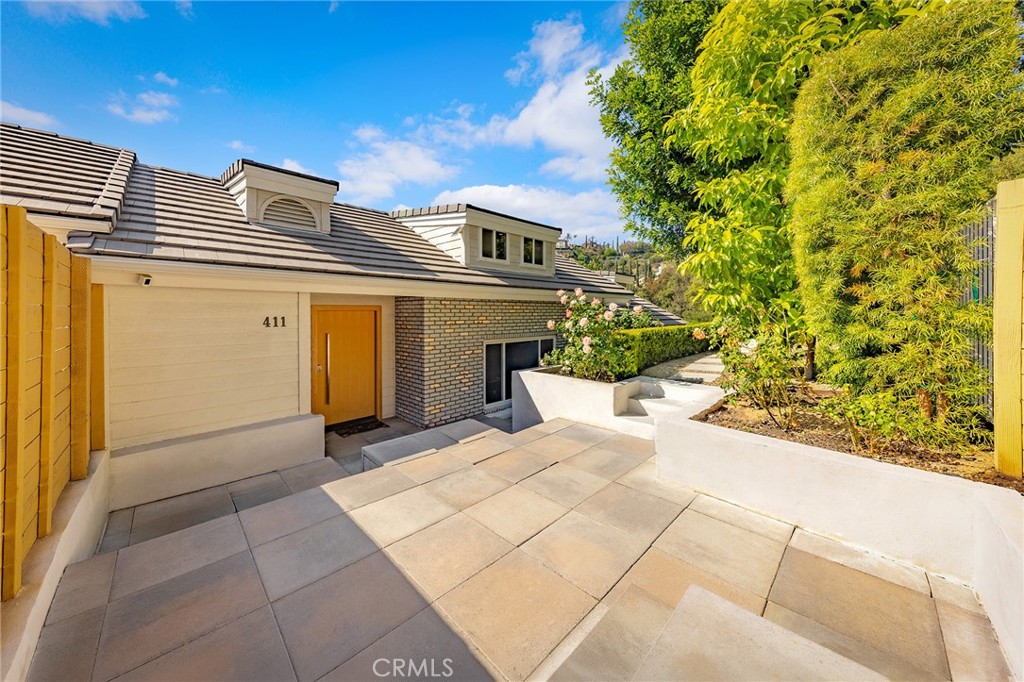 411 Woodcliffe