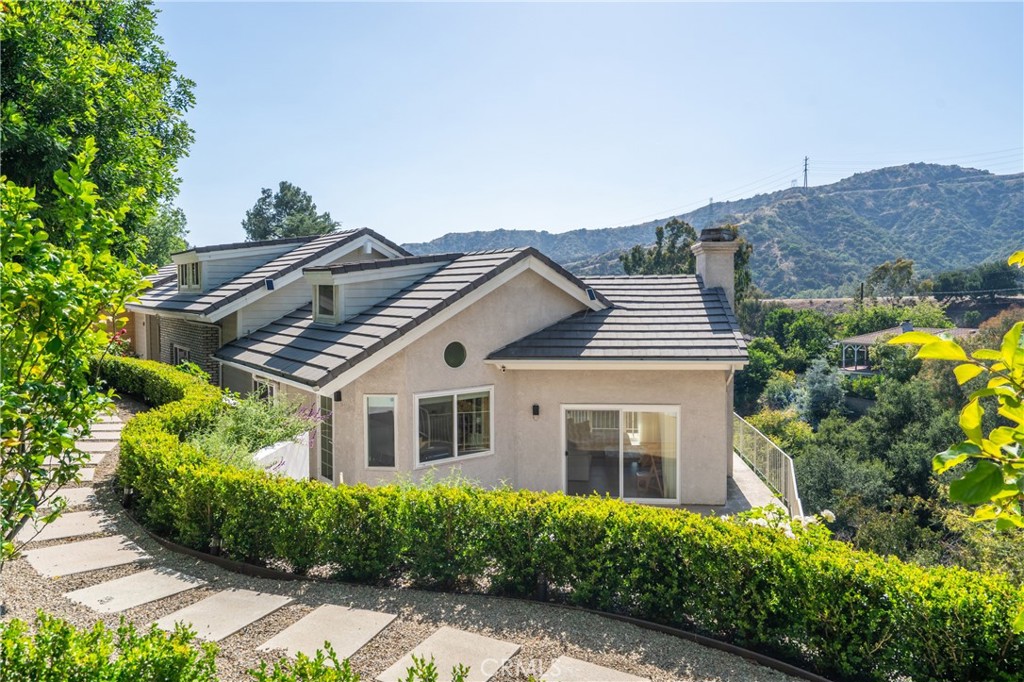 411 Woodcliffe