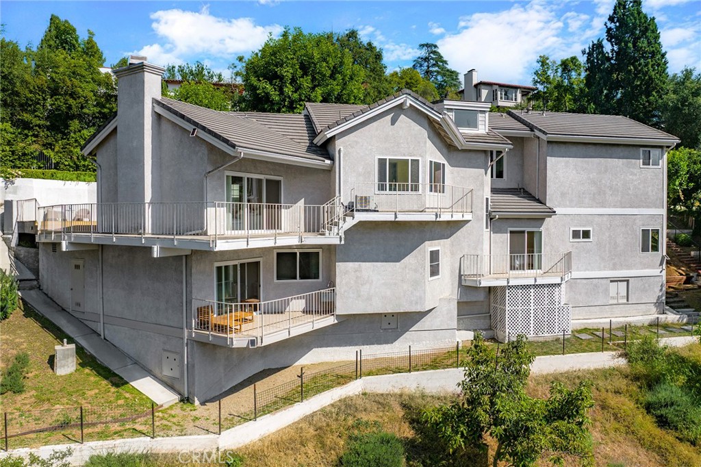 411 Woodcliffe