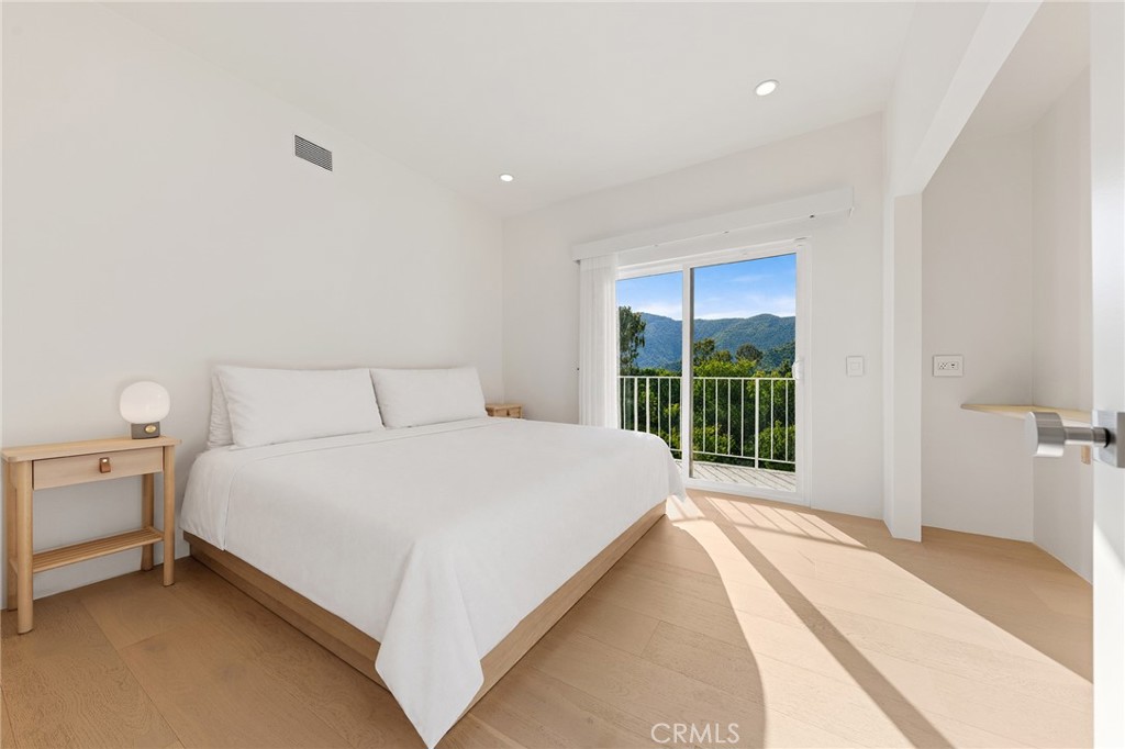 411 Woodcliffe