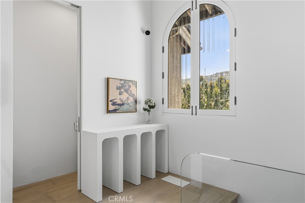 411 Woodcliffe