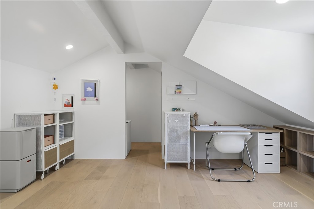 411 Woodcliffe