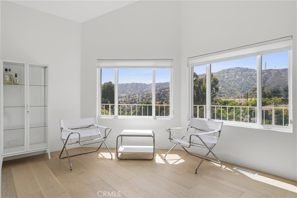 411 Woodcliffe