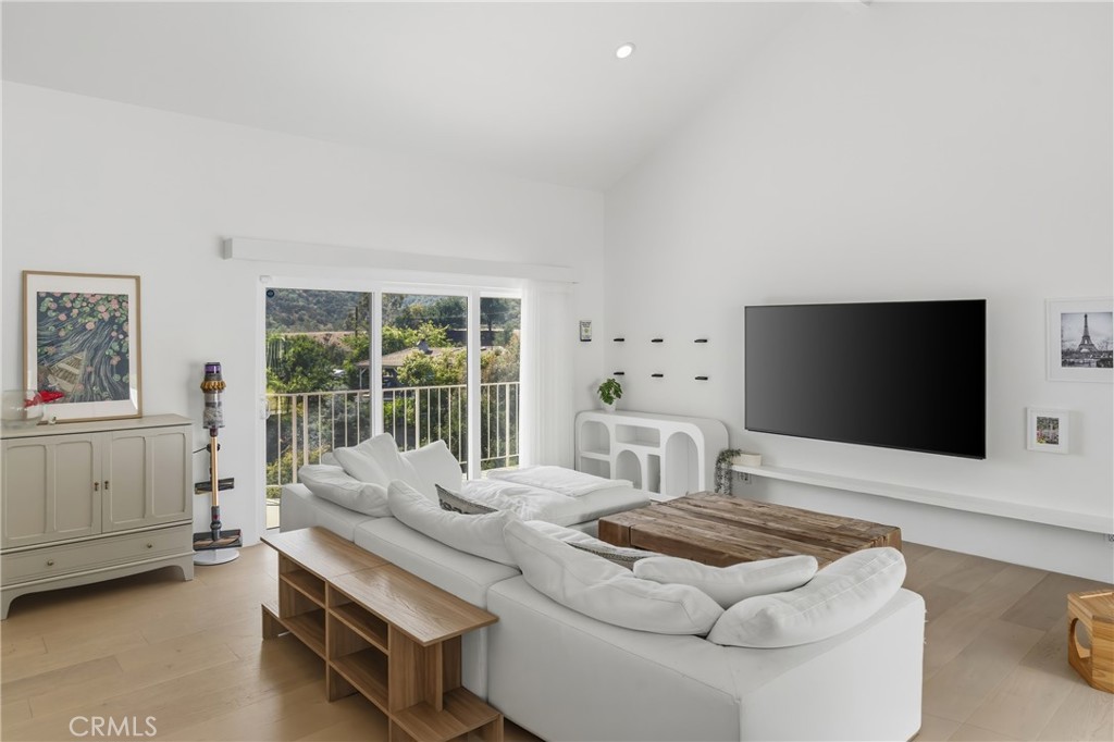 411 Woodcliffe