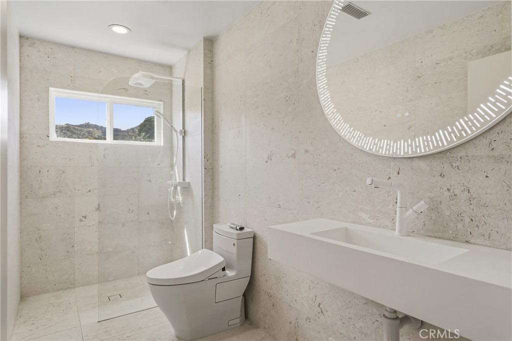 411 Woodcliffe
