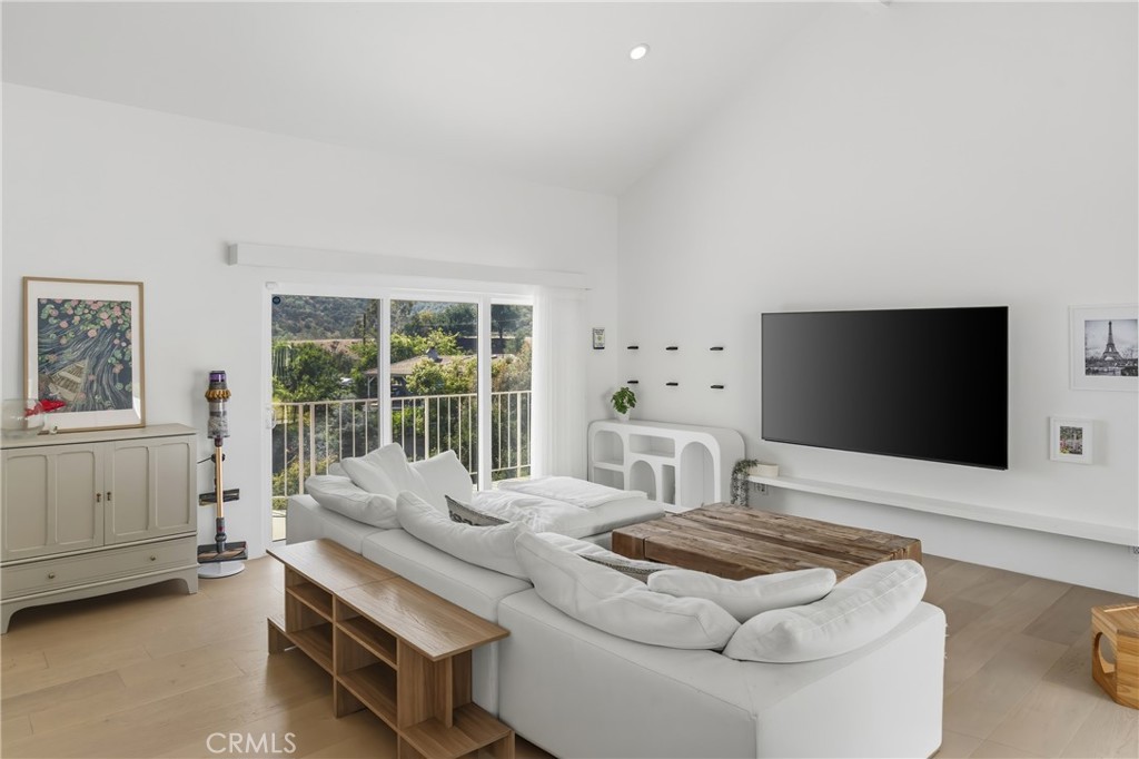 411 Woodcliffe