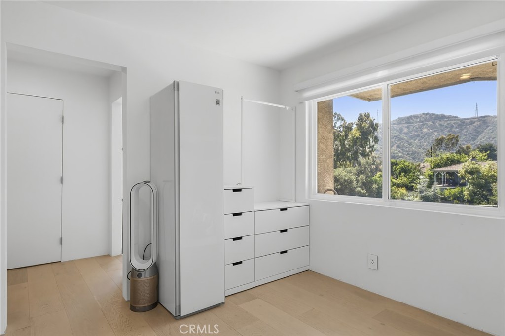411 Woodcliffe