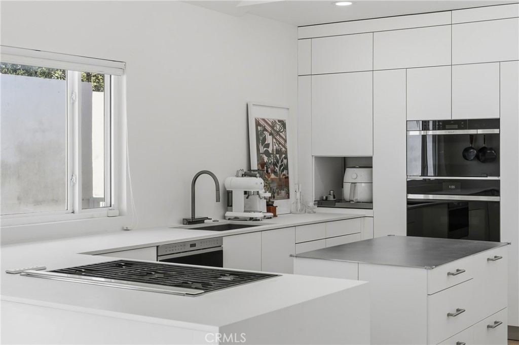 411 Woodcliffe
