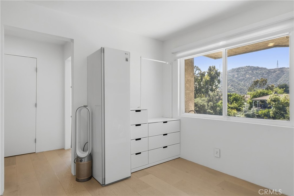 411 Woodcliffe