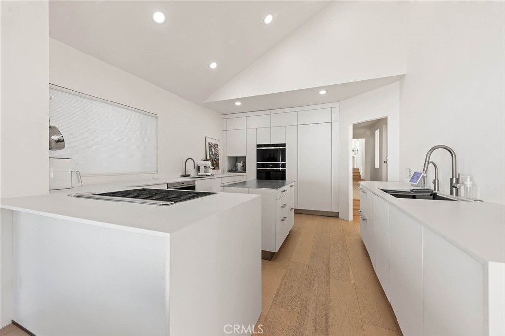 411 Woodcliffe