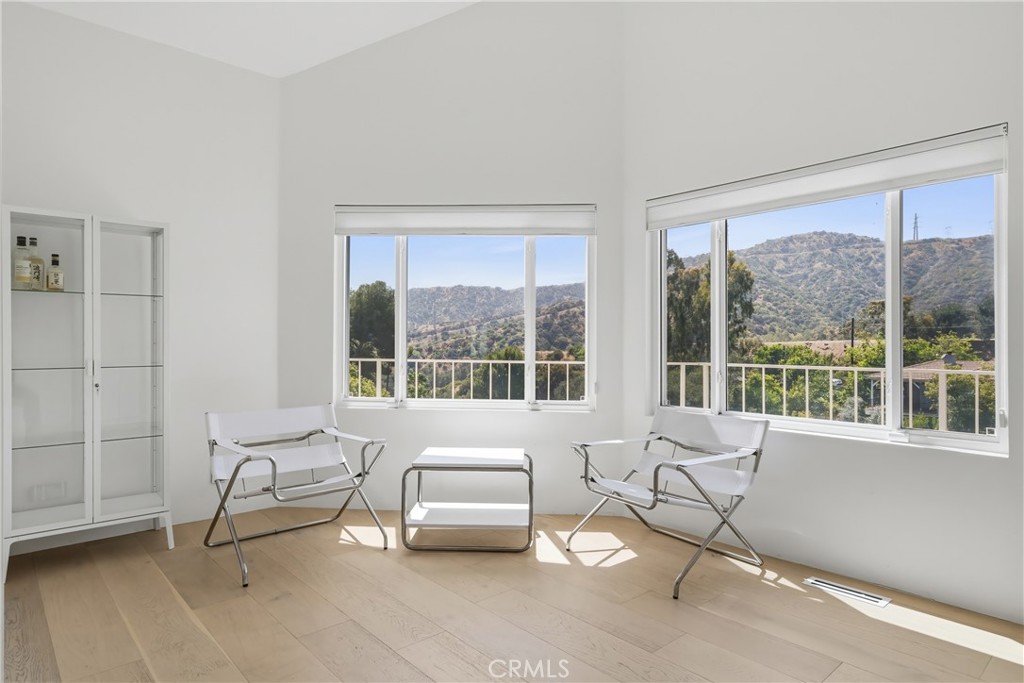 411 Woodcliffe