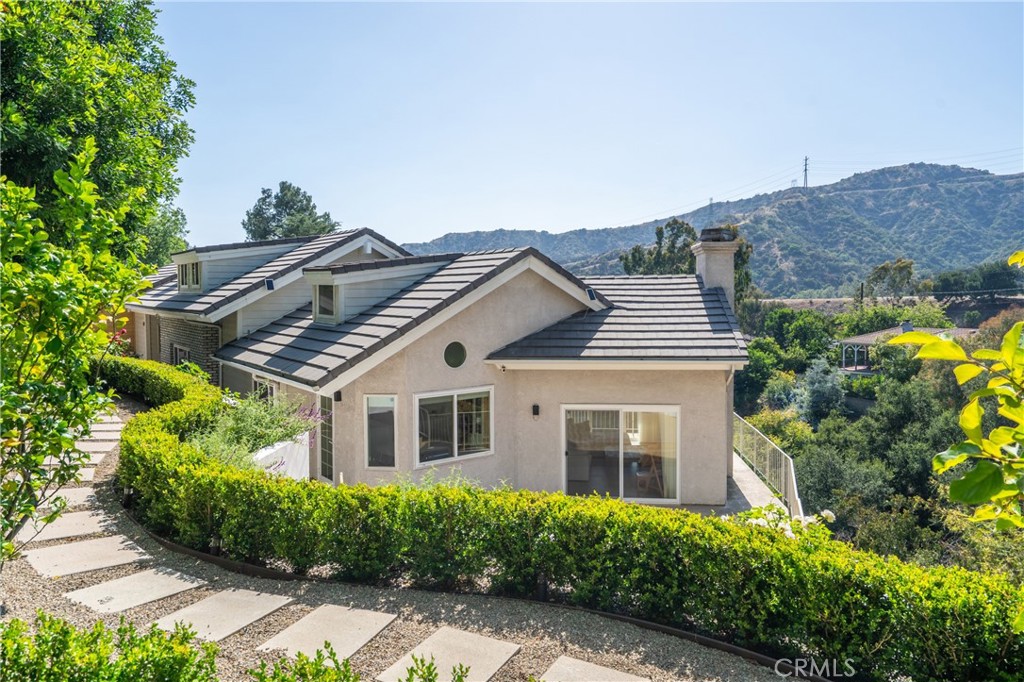 411 Woodcliffe