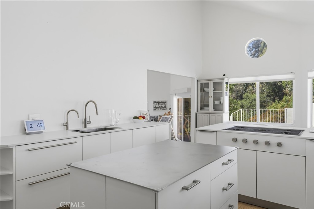 411 Woodcliffe