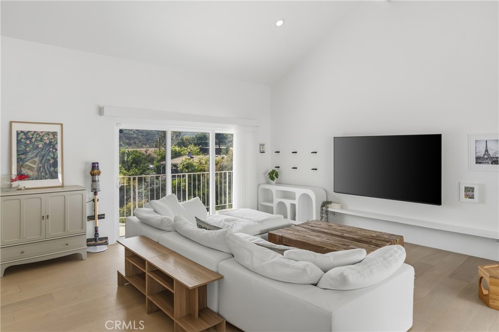 411 Woodcliffe